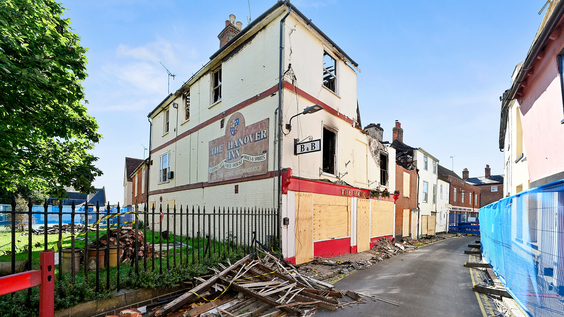img-rose-building-support-fire-damage-hanover-pub-01